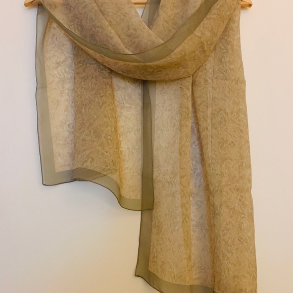 Giorgio Armani vintage silk scarf, like new! - Picture 2 of 3
